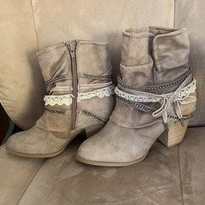 Women's Size 6 Ankle Boots